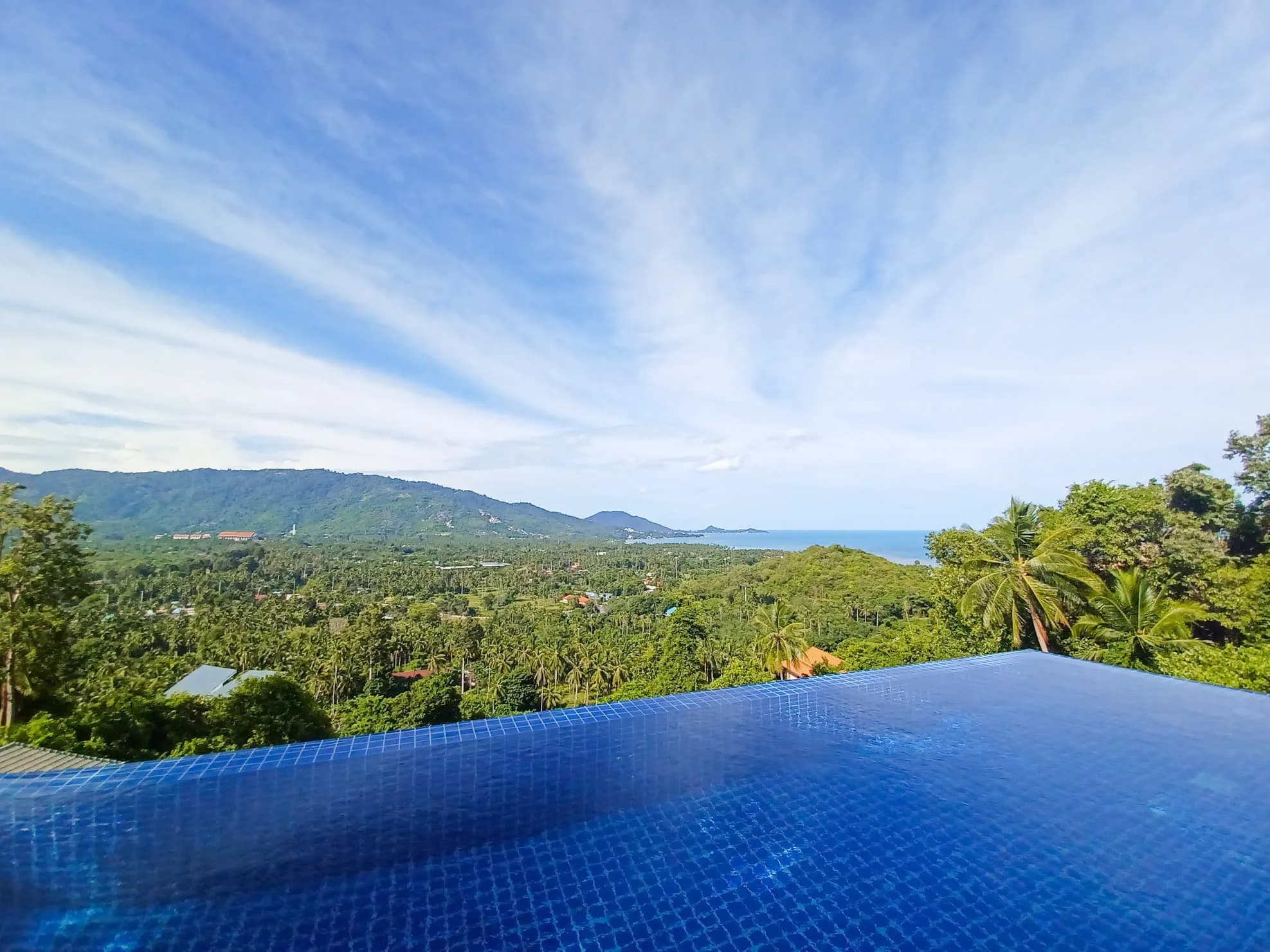 Spacious 3 bedroom stunning sea villa with a big plot of land (1300 sqm) for sale in Laemset-VIL0091 — view 1