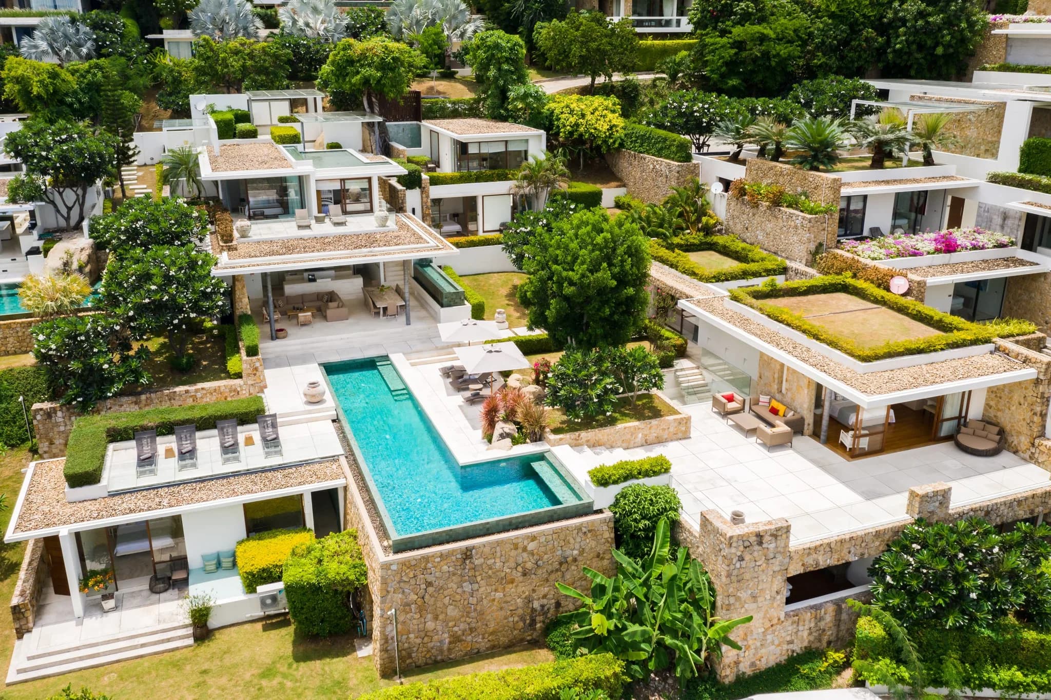A spectacular 5 bedroom villa in a luxury estate in Choeng Mon – VIL0336 — view 1