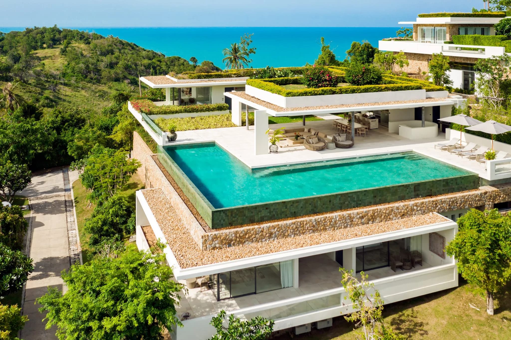 Sumptuous 4 bedroom villa in a luxury estate in Choeng Mon – VIL0341 — view 1