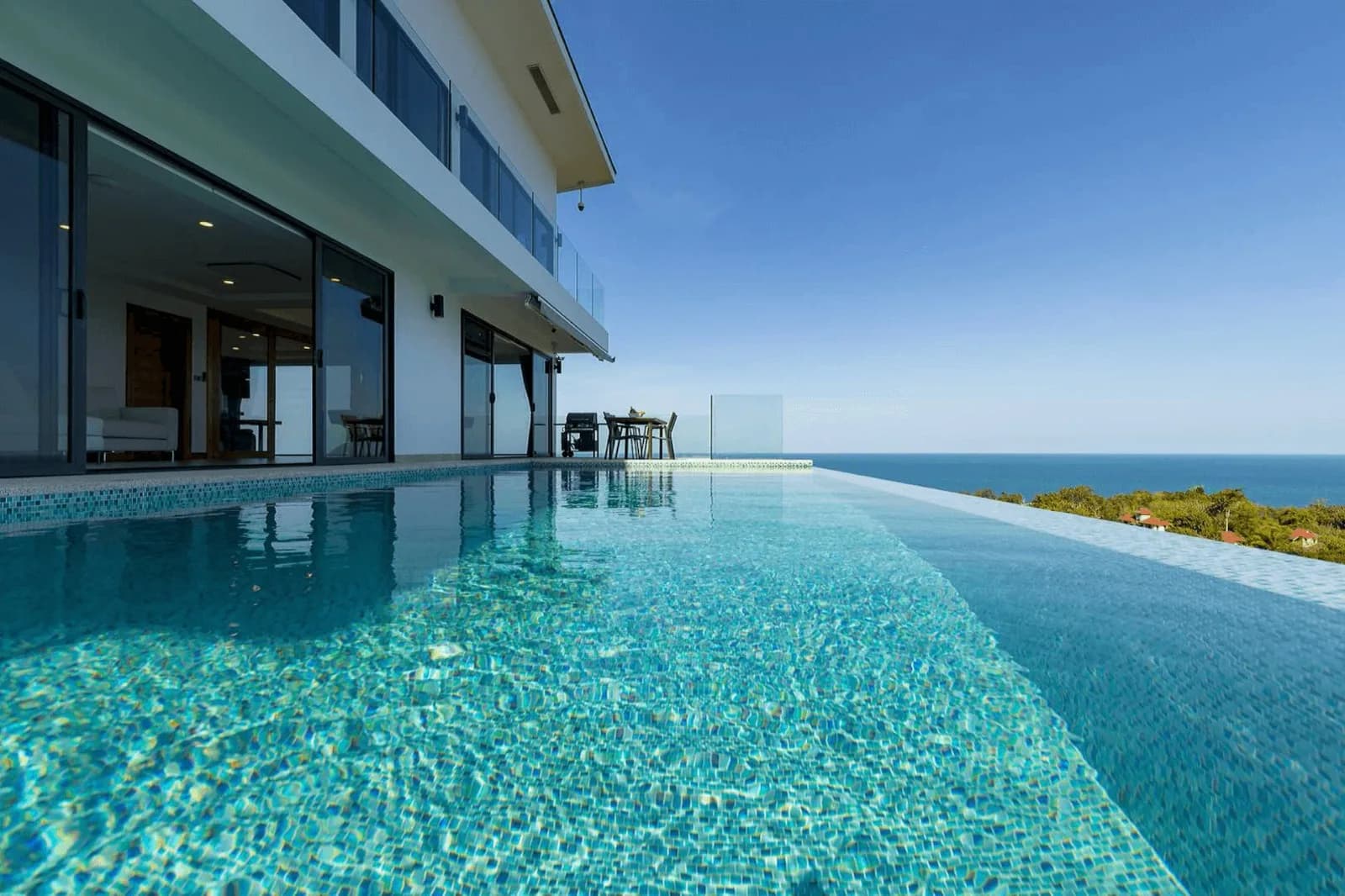 4 bedroom villa with 180 degree sea views in Lamai – VIL0477 — view 1