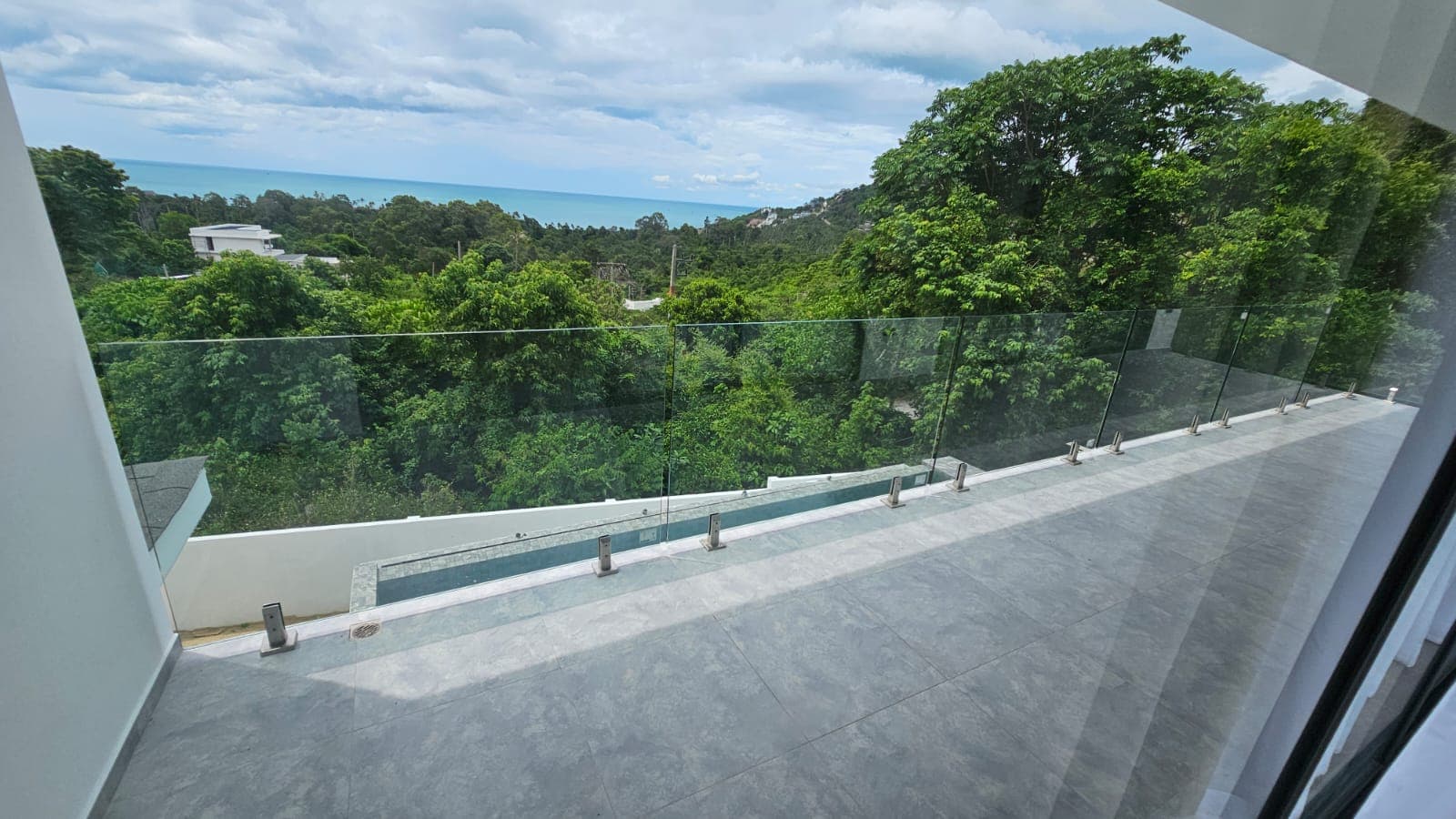 Newly built 3 bedroom sea view villa in Chaweng Noi – VIL0583
