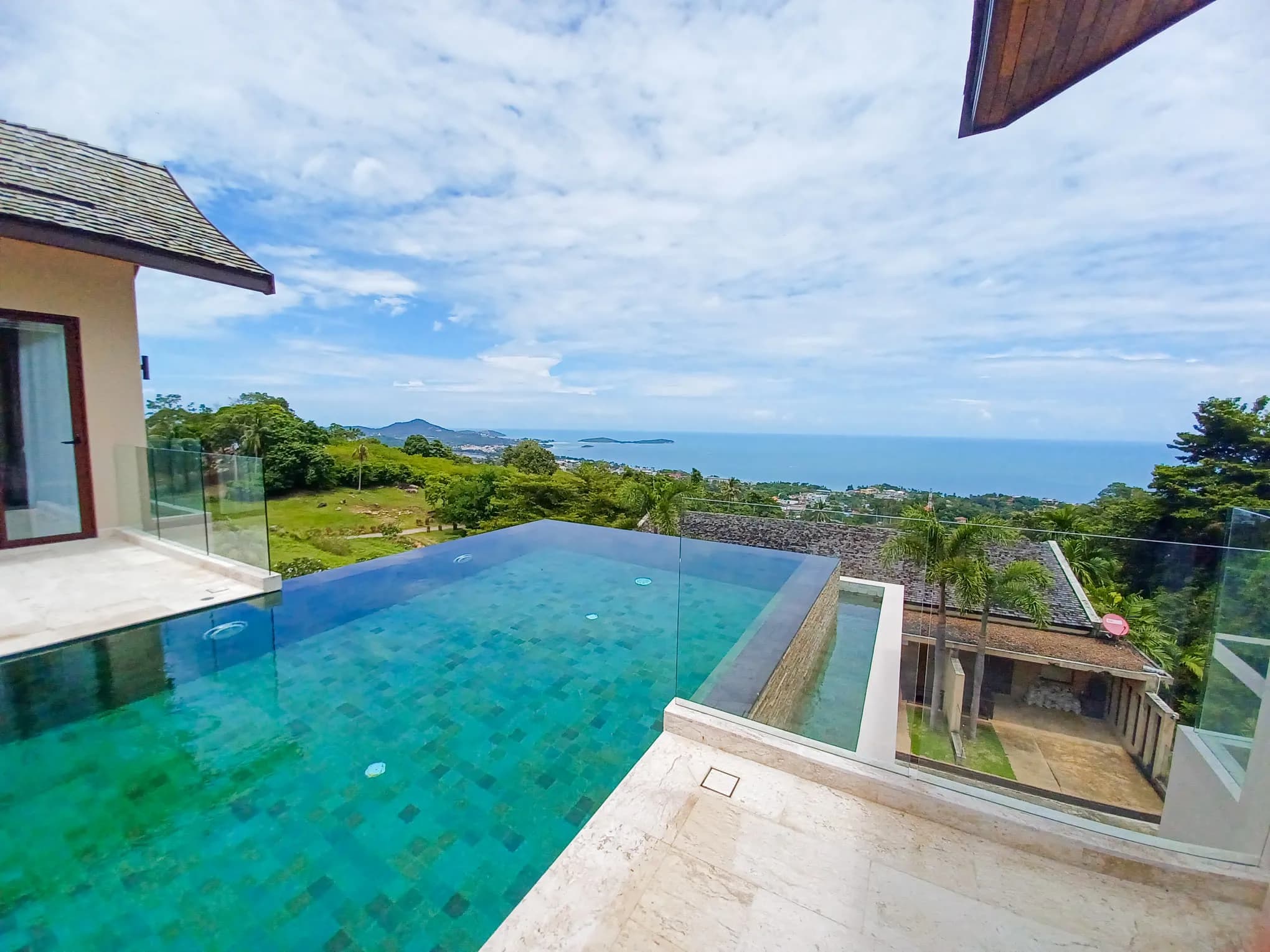 High quality newly built 3 bedroom villa with stunning sea view in Chaweng Noi (easy access)-VIL0113 — view 1