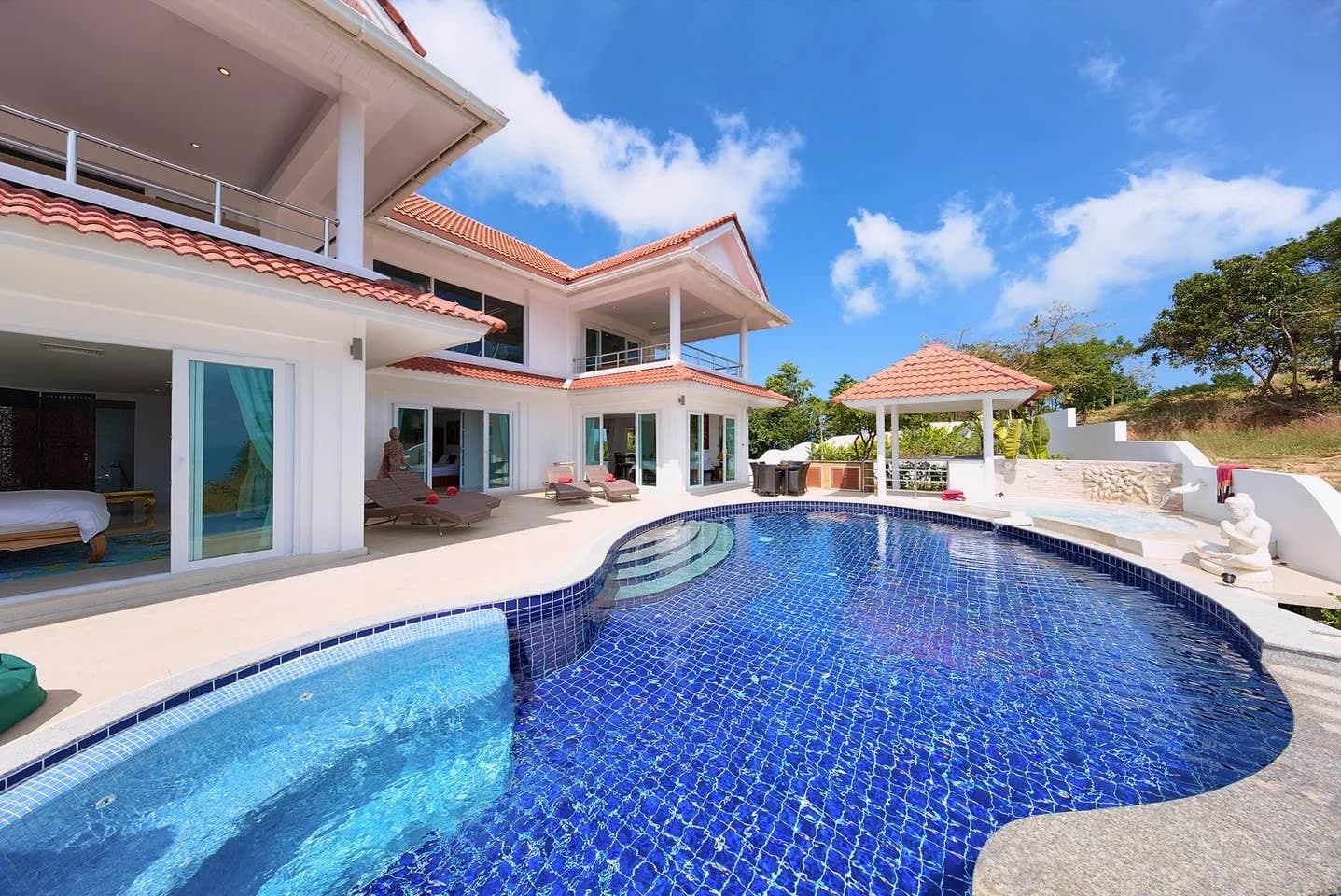 Spacious 6 bedroom sea view villa within a walking distance to the beach – VIL0331 — view 1