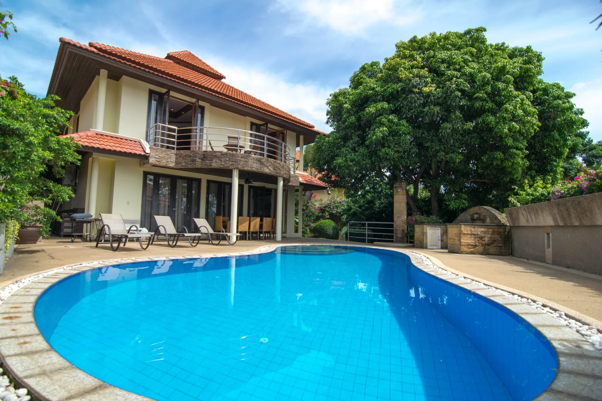 4 bedroom villa with a private pool a short walk from the beach – VIL0335 — view 1