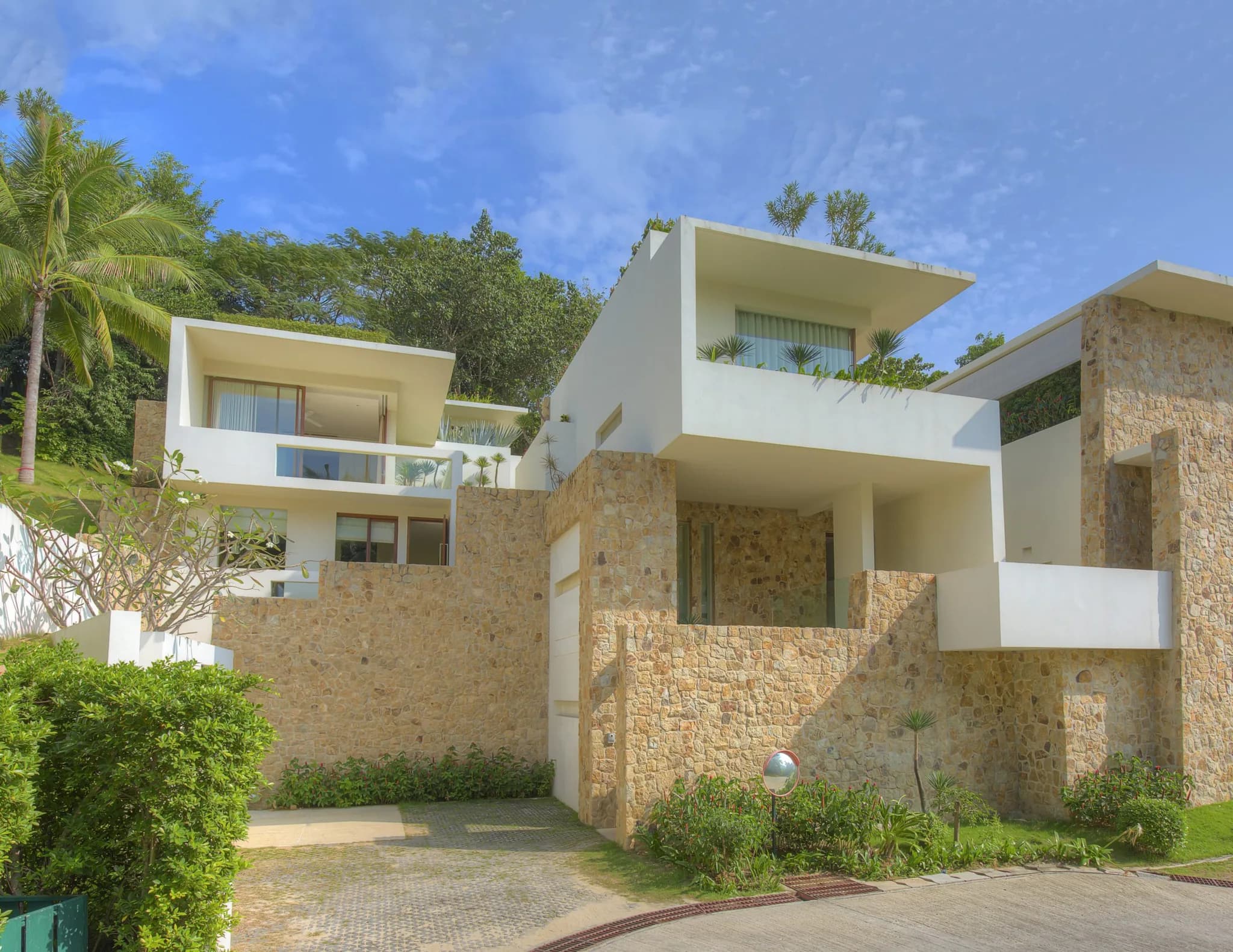 3 bedroom villa with an infinity pool and sea views in Choeng Mon – VIL0337 — view 1