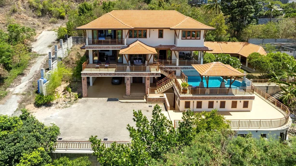 Huge 5 bedroom villa with a pool and a large plot for sale in Plai Laem – VIL0348 — view 1