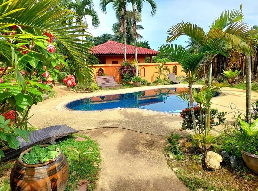 Cute resort on a large plot in quite Maenam area – VIL0390 — view 1