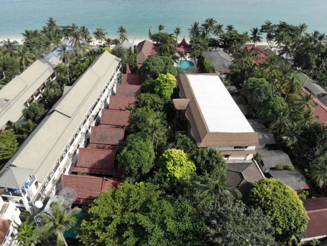 Beachfront resort in a traditional Thai design with a modern touch in Lamai – VIL0409 — view 1