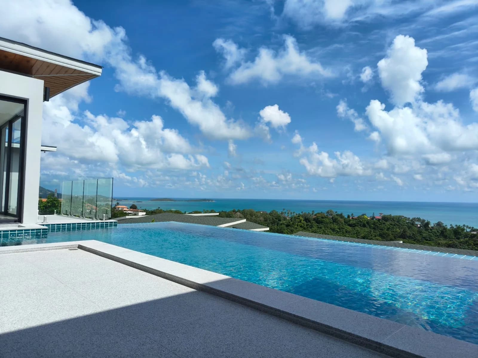 New ready to move in 3 bedroom villa with beautiful sea views in Chaweng Noi – VIL0425 — view 1