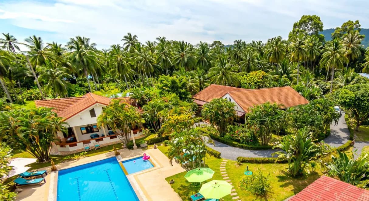 resort with a pool and gym in Bang Kao – VIL0436
