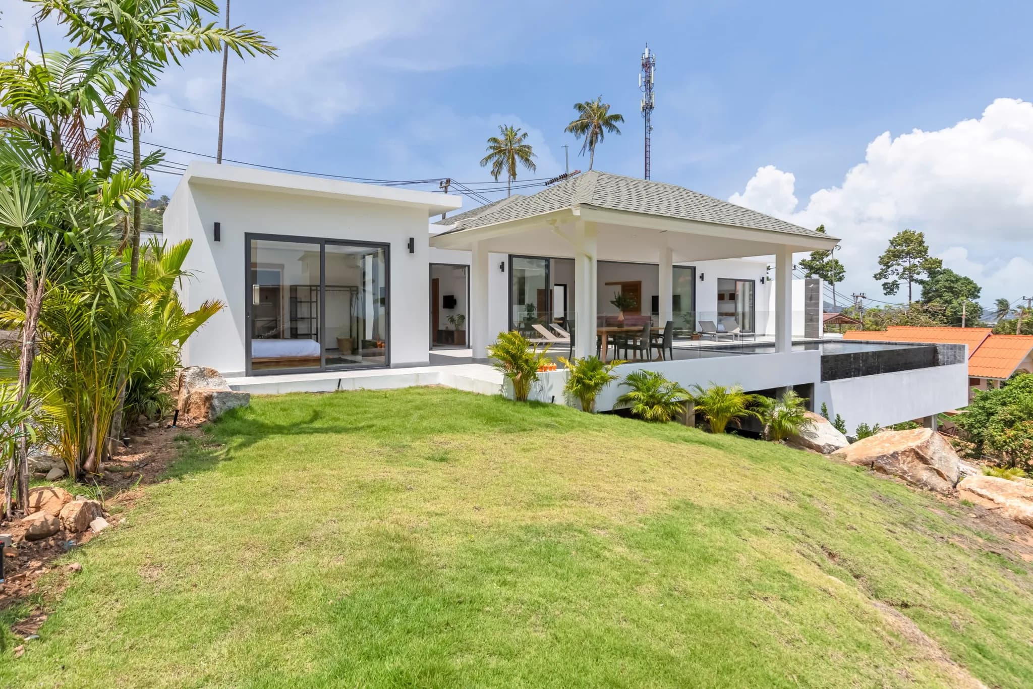 New 3 bedroom villa with a partial sea view in Chaweng Noi – VIL0456 — view 1