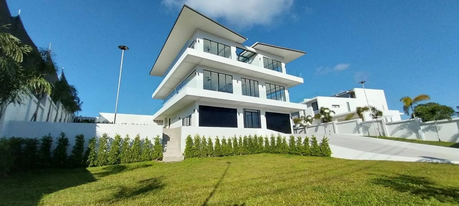 Big 5 bedroom villa with beautiful sea views and a big plot in Bangrak hills – VIL0540 — vue 1