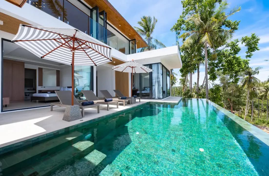 Sea view development with a finished 5 bedroom sea view villa in Maenam – VIL0578 — view 1