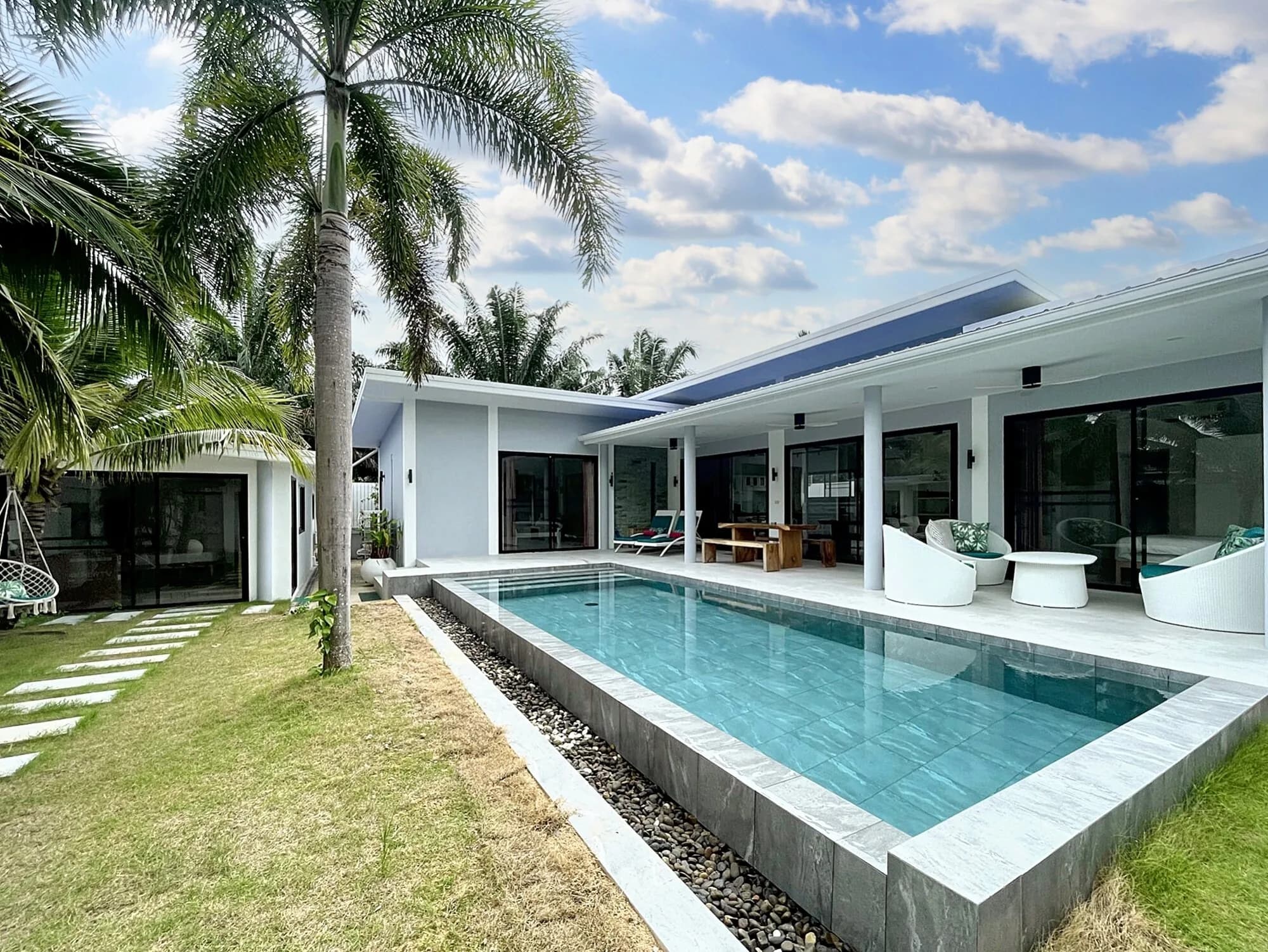 Recently renovated 4 bedroom villa with a pool in Lamai close to International schools – VIL0642