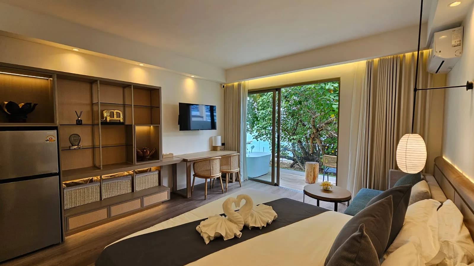 One and two bedroom apartments in a beachfront condominium in Bangrak – VIL0646 — vignette 3