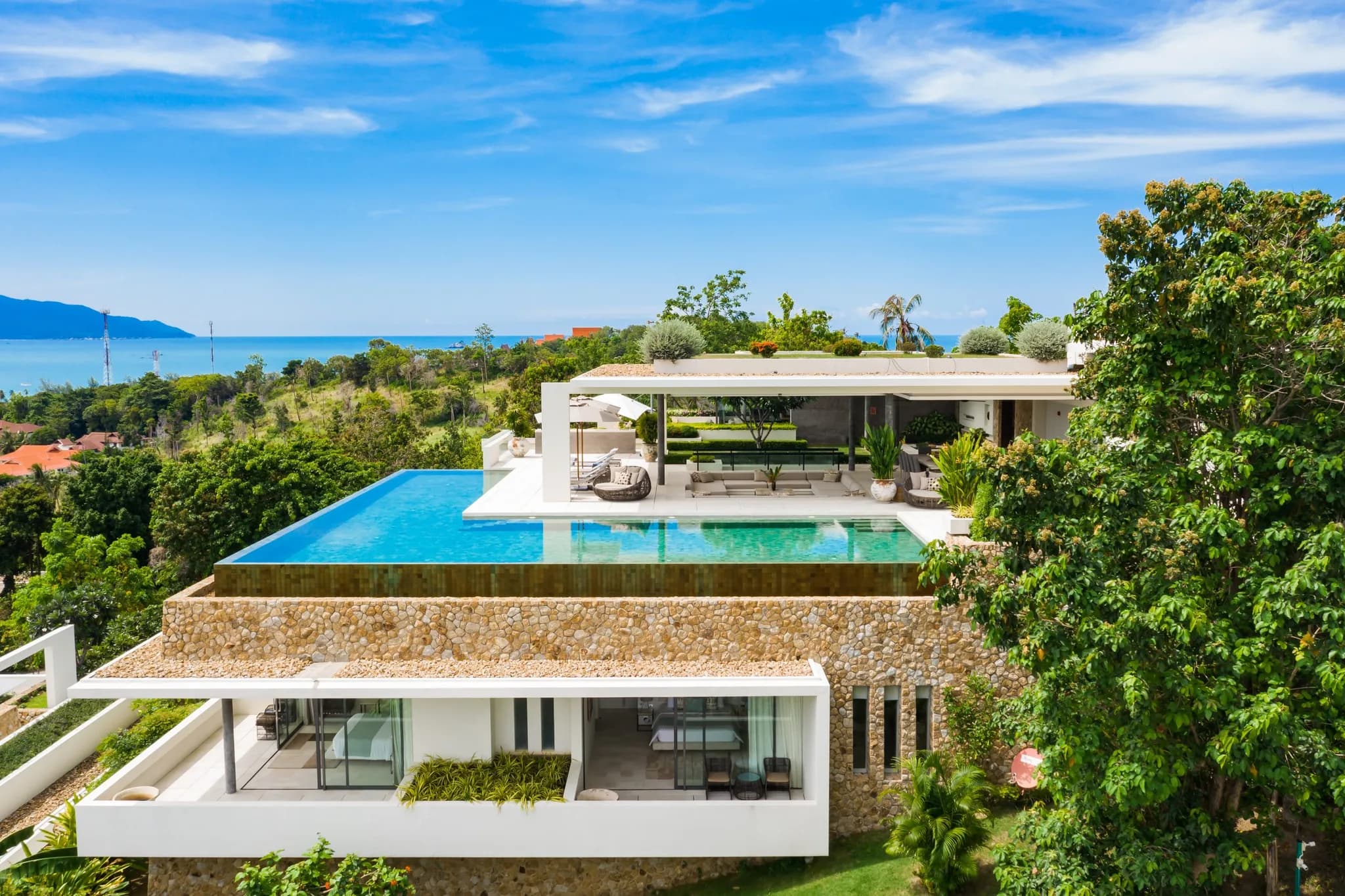 luxury 5 bedroom villa with a beautiful interior garden and views over three bays in Choeng Mon – VIL340 — view 1