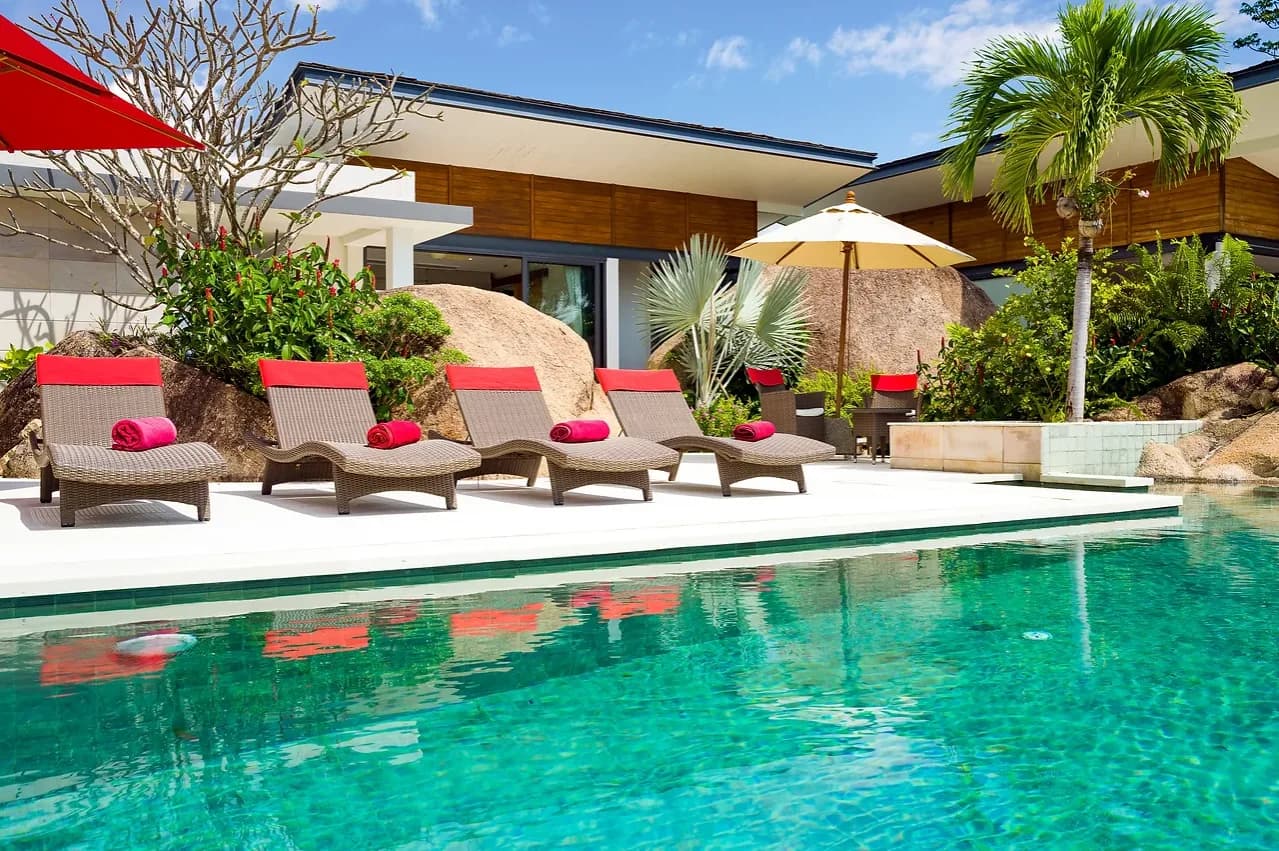 5 bedroom villa with sensational sunset sea-views & mesmerizing mountain vistas in Thong Krut — thumbnail 3