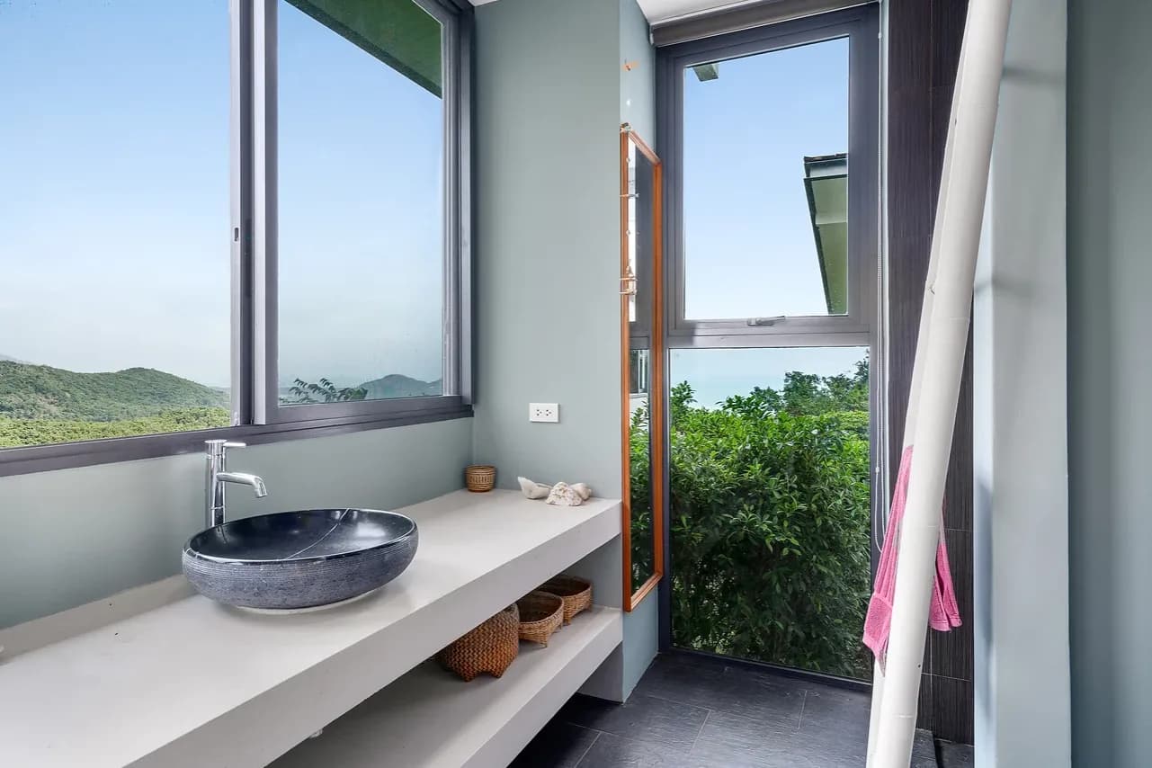 5 bedroom villa with sensational sunset sea-views & mesmerizing mountain vistas in Thong Krut — thumbnail 5