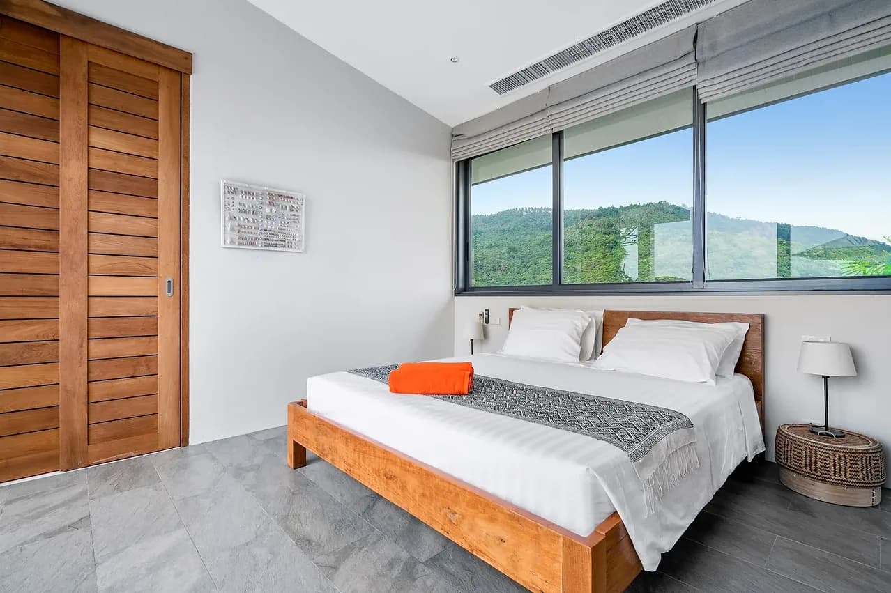 5 bedroom villa with sensational sunset sea-views & mesmerizing mountain vistas in Thong Krut — thumbnail 6