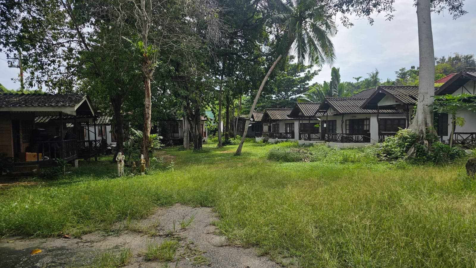 Business opportunity: bungalows for renovation a short walk from Lamai beach – VIL0652